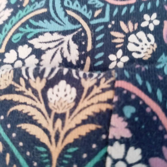 TORRID SZ 3 gray floral leggings EUC - Picture 4 of 5